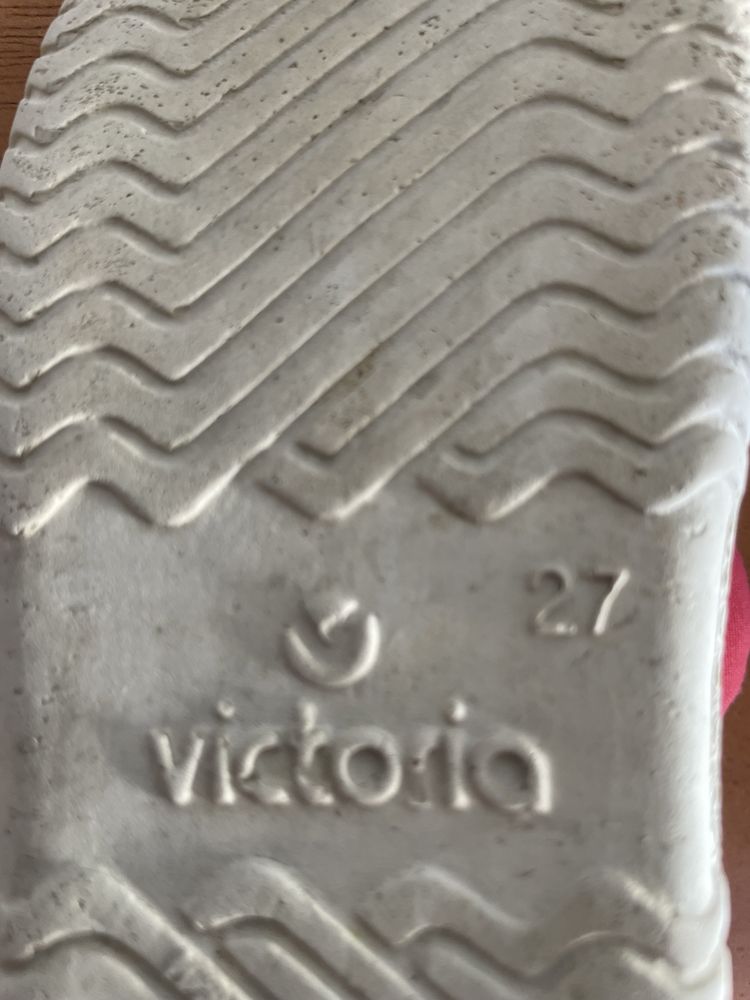 sapato marca victoria tamanho 27