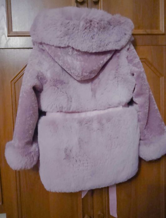 Шубка для дівчинки.