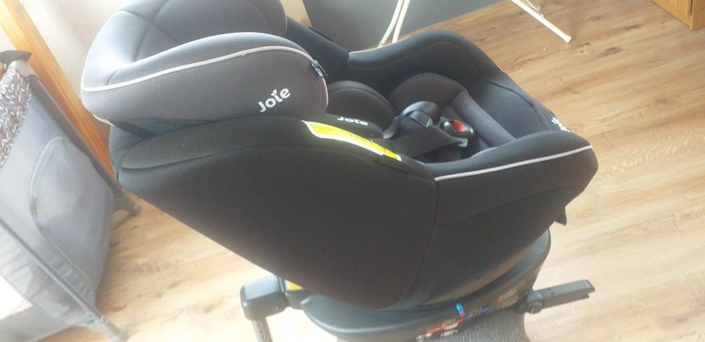 Fotelik z baza ISOFIX Joie Spin 360