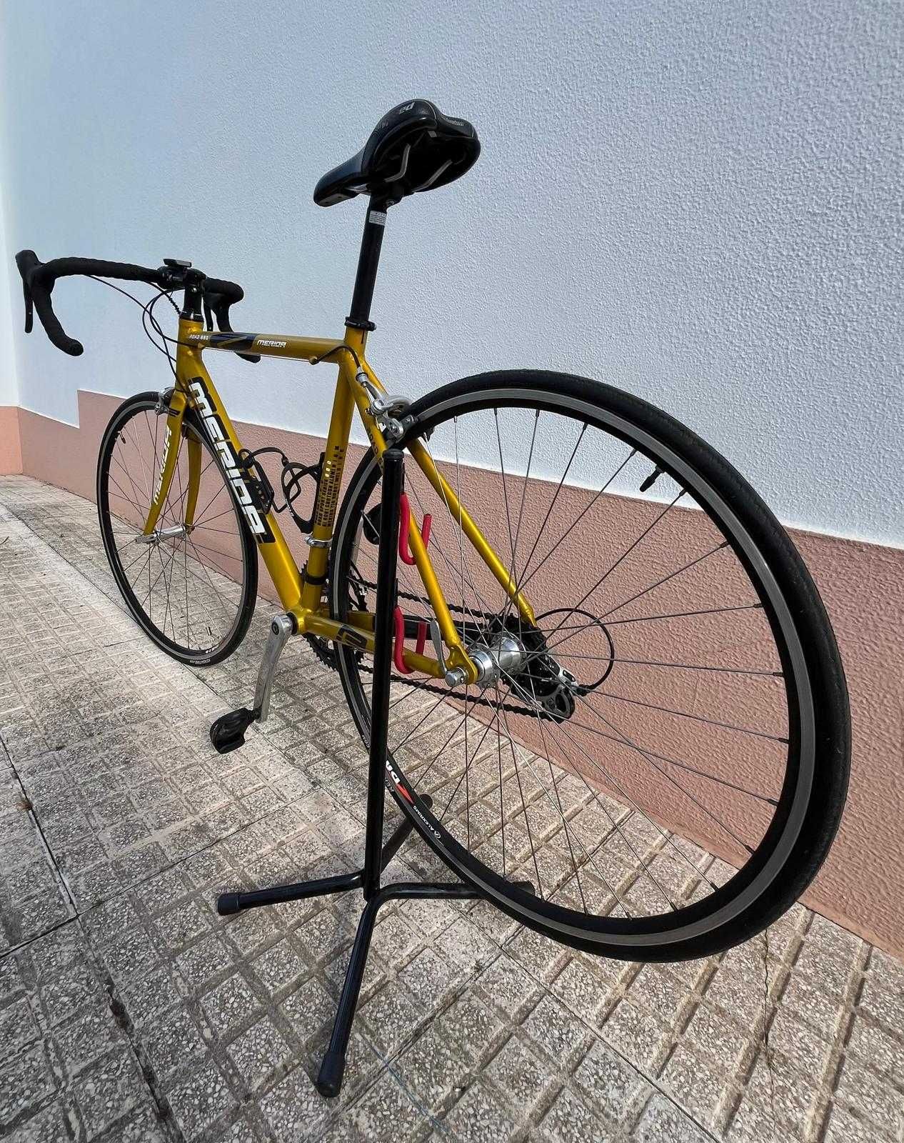 Bicicleta de Estrada Mérida 880