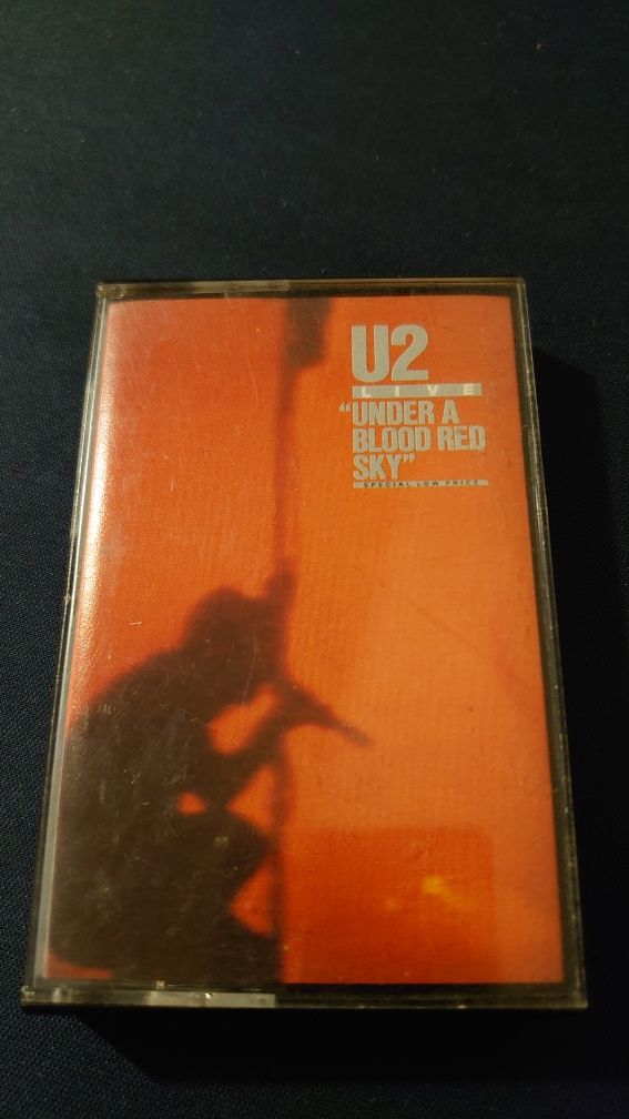 U2 Live Under A Blood Red Sky Kaseta Uk 1983