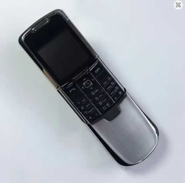 Культовий мобільний телефон слайдер Nokia 8800, родом з 2005 року