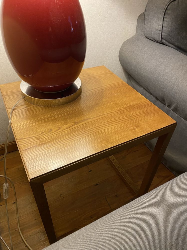 Mesa de apoio nova em madeira freixo