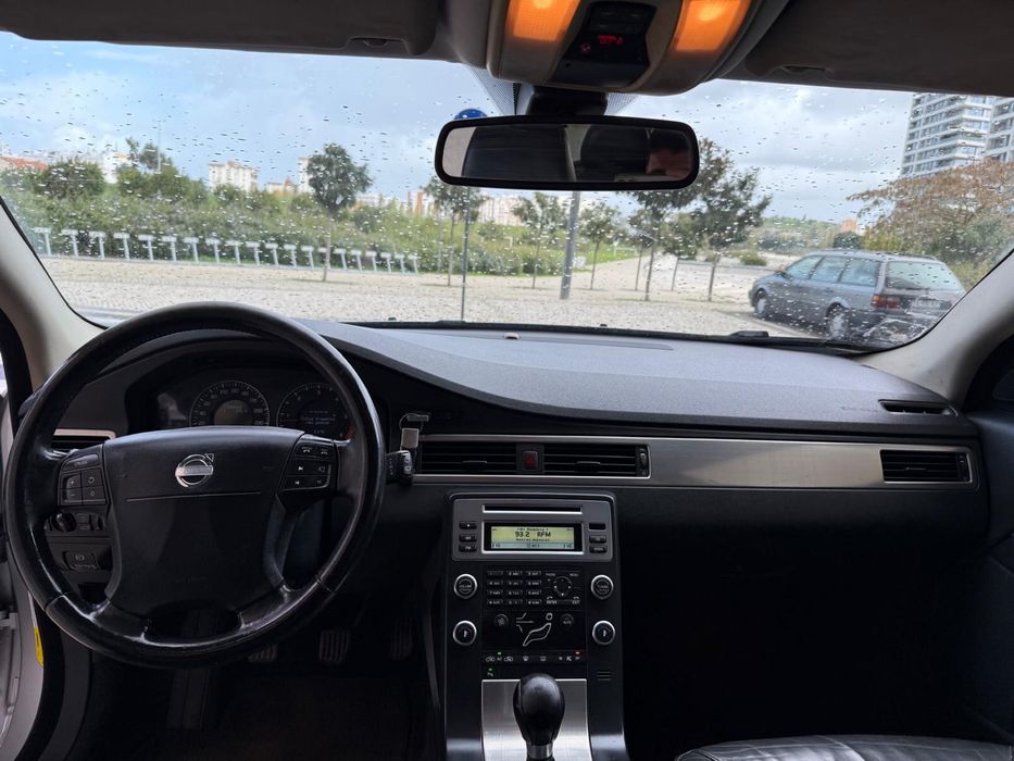 Volvo V70 2.4 D5 185cv •2009/11 •190.000km •Nacional •Manutenção Volvo