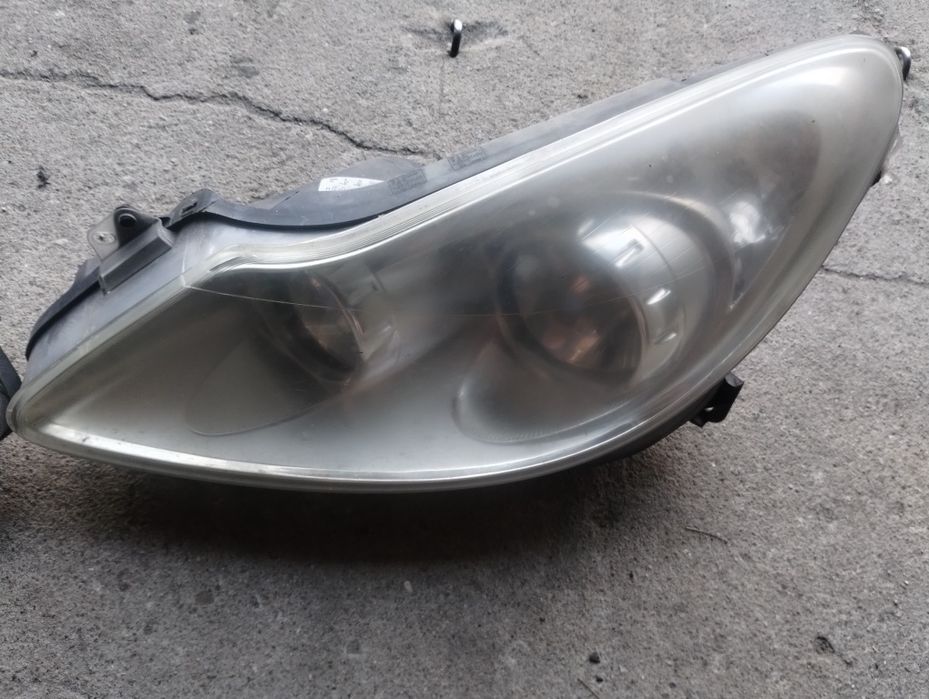 Opel Corsa D lampa przód