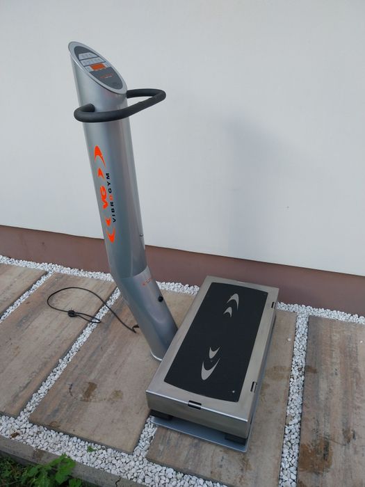 Platforma wibracyjna VibroGym Professional A – sprzęt komercyjny (siło