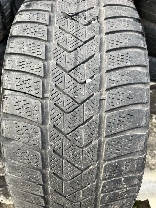 Зимові шини 235/35/R20
