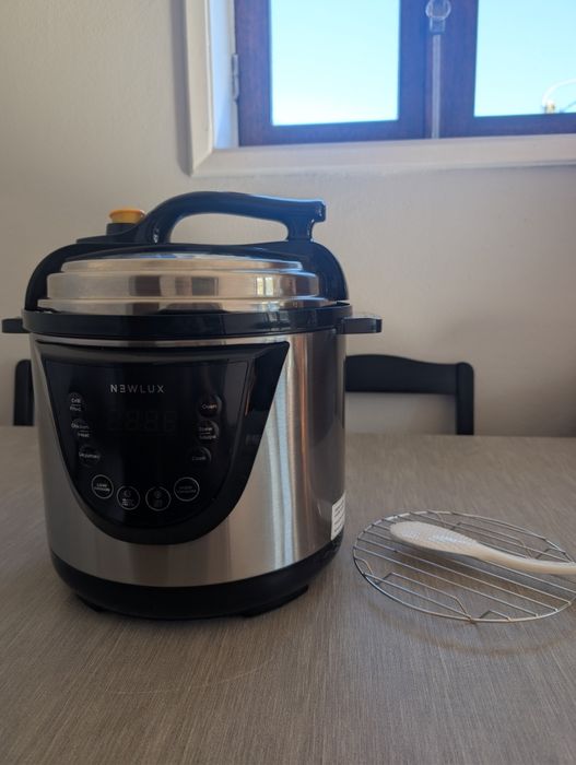 Panela de pressão elétrica