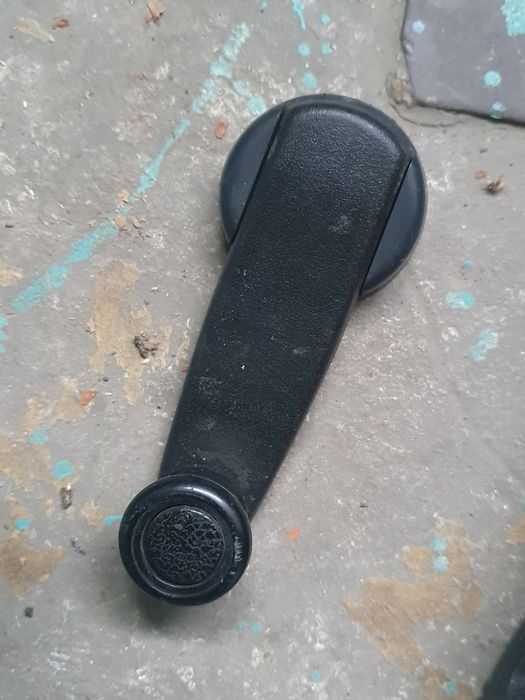 Продам ручки дверей, накладки повторителей,реле на ВАЗ 211