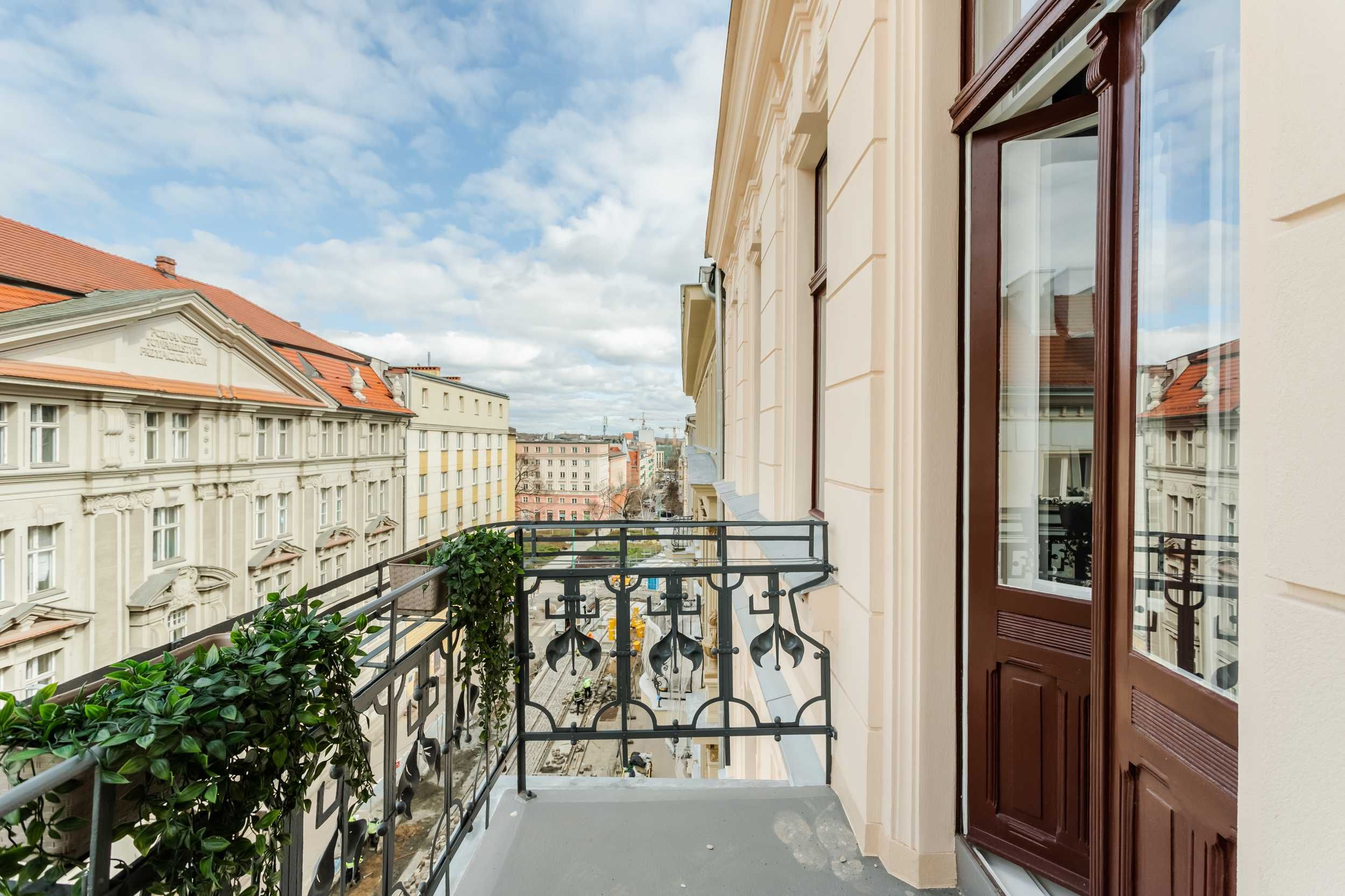 Mielżyńskiego obok Okrąglaka - luksusowa kawalerka w samym centrum