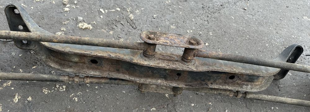 Балка задня Hyundai Elantra 01-06 хетчбек