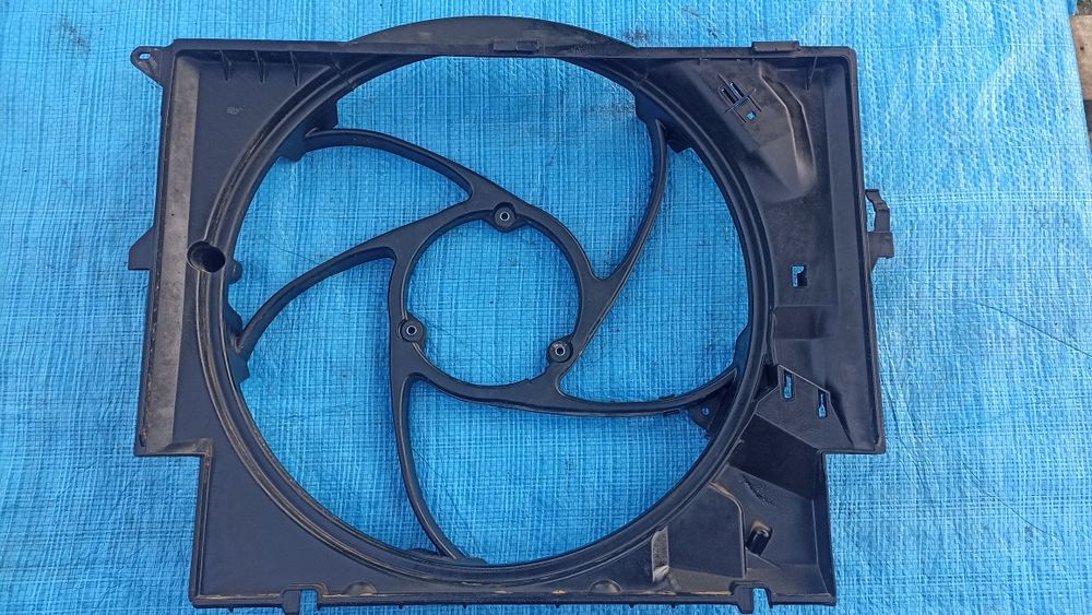 Дифузор (кожух) радіатора BMW 3 E90 E91 2005-2012 р. 2.0 D 177 л.с.