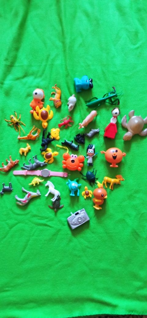 Різні іграшки-звірі
