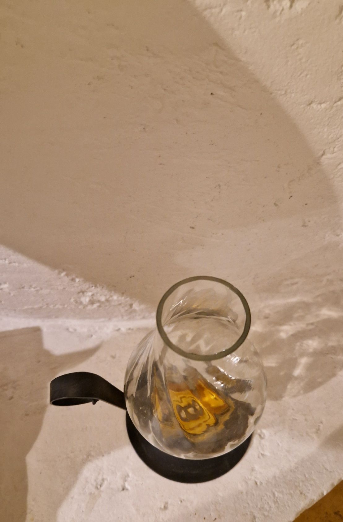 Świecznik  jak lampka naftowa-kaganek,szkło do lampy naftowej śred.4cm