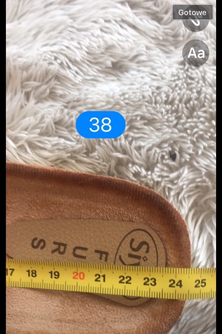 Klapki z naturalnym futrem jenota Siya Furs 38