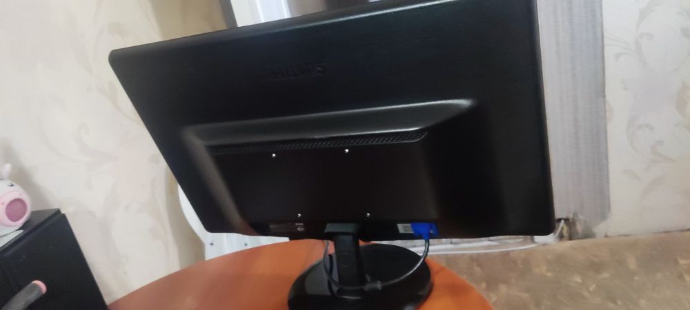 Продам монитор 1700 гр