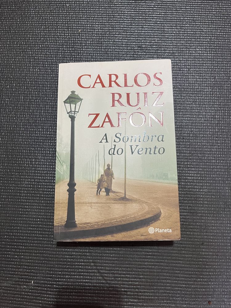 Livro: A Sombra do Vento de Carlos Ruiz Zafón
