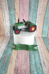 Dekoracja z masy cukrowej traktor zielony Zestor