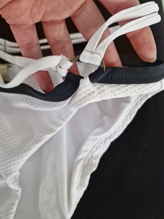 Kostium kąpielowy Noir by Hunkemöller 36 38 asymetryczny strapsy