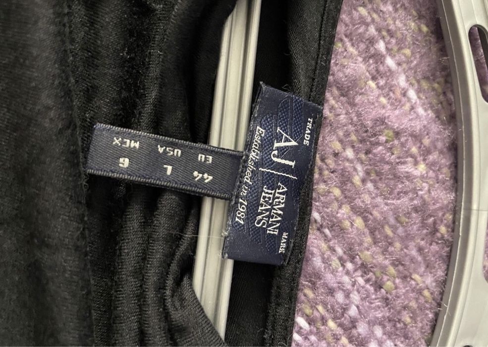 Жіноча кофтинка Armani оригінал розмір L