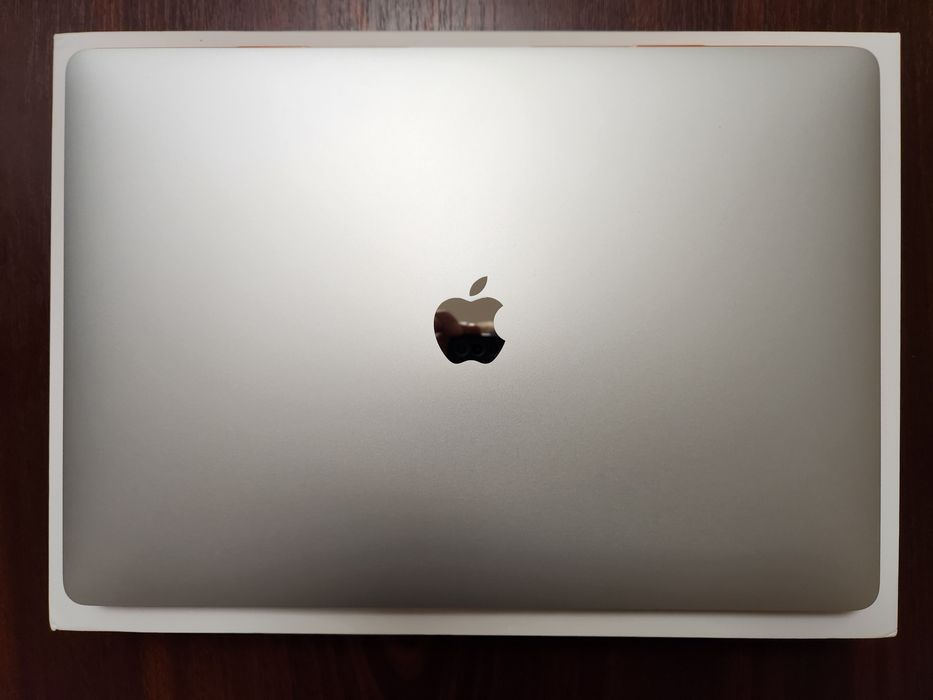 Apple MacBook Pro 16" Silver 2019 (MVVM2)