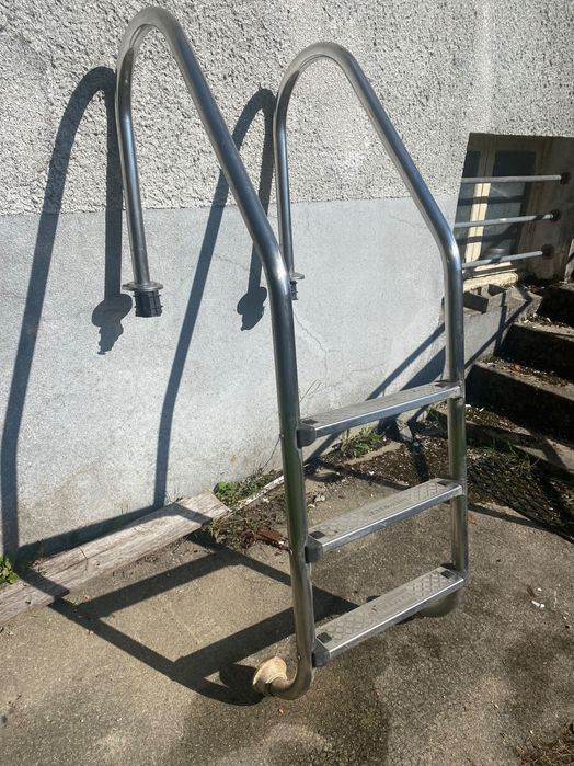 Escada inox piscina