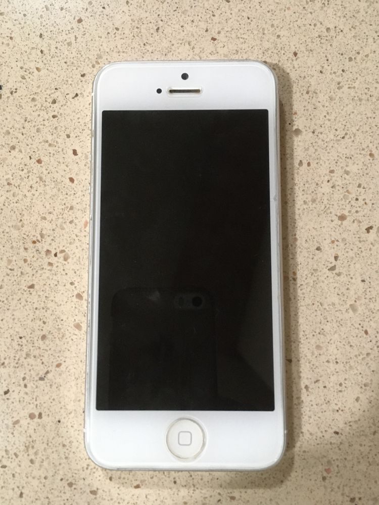 Iphone 5 16 GB branco e cinza