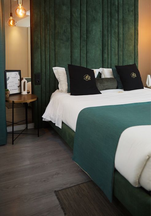 Vendo prédio com 3 apartamentos em Guimaraes completamente renovados