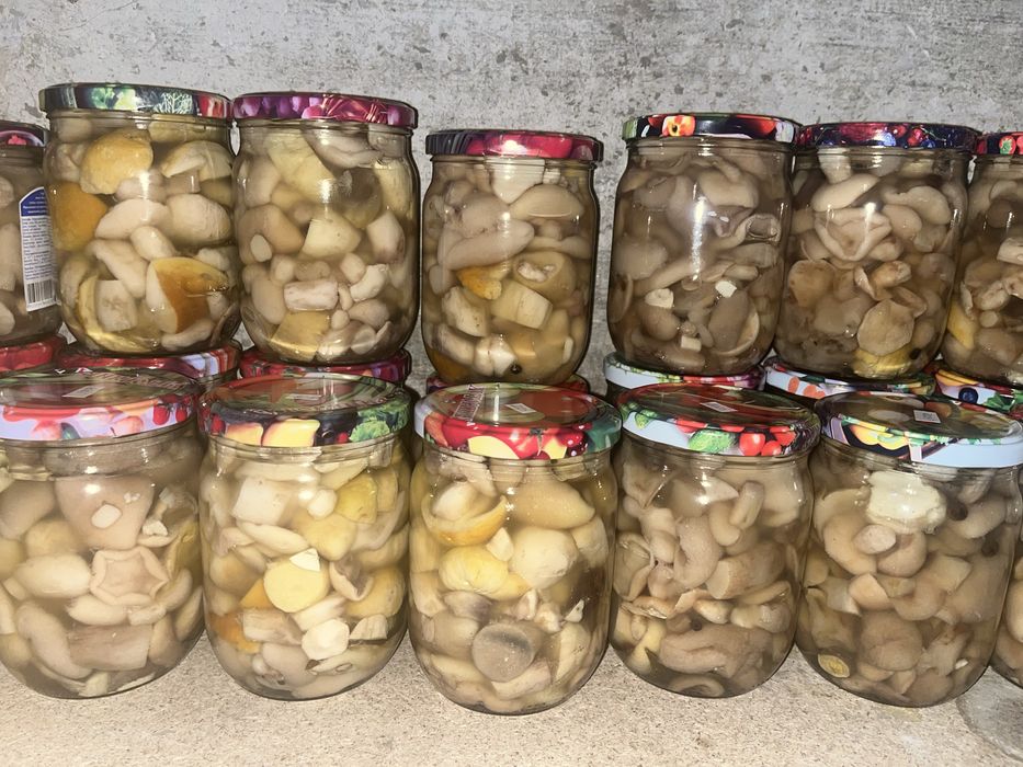 Гриби мариновані маслюки-білі (мікс)