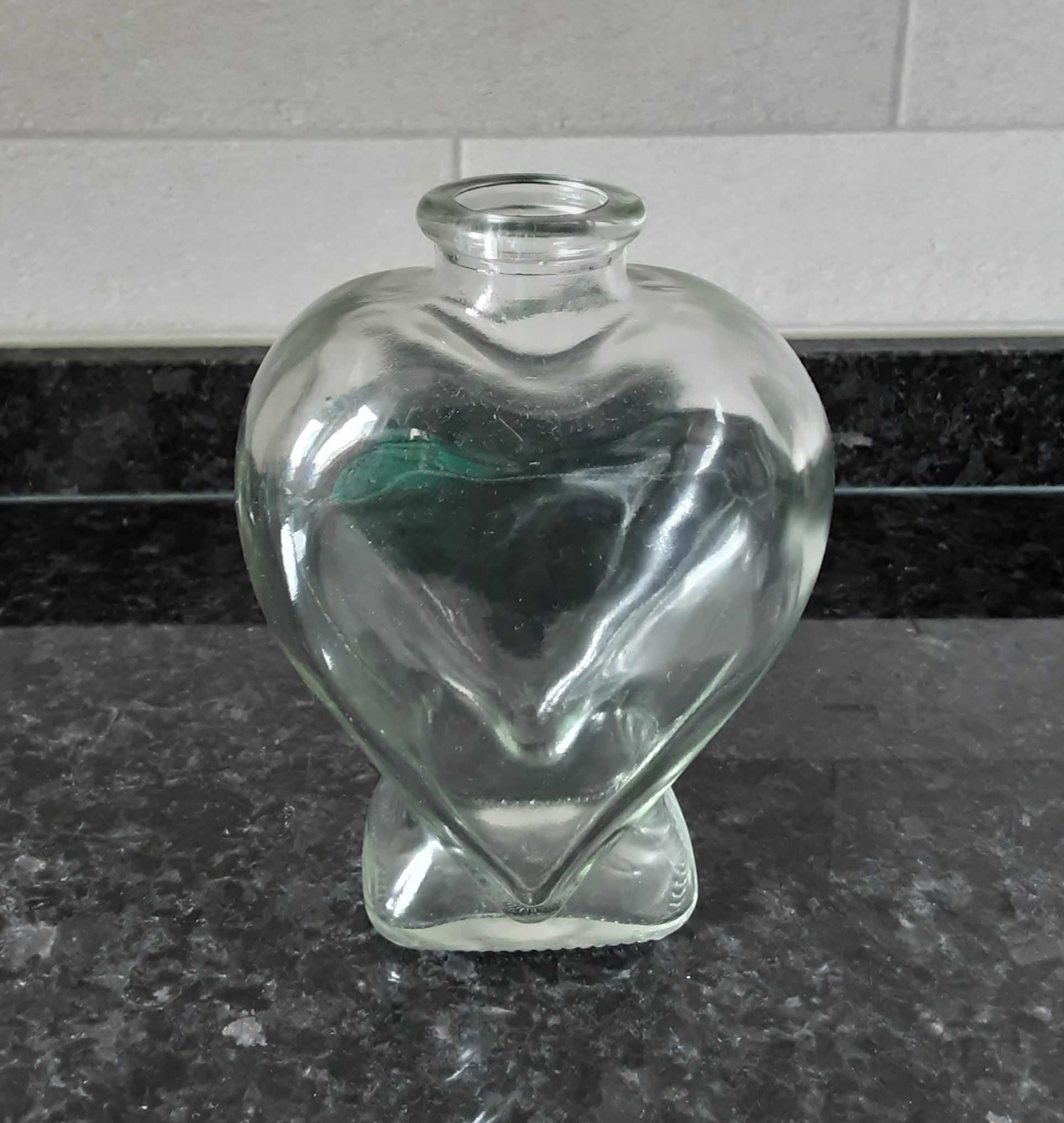 Garrafa de Vidro "Coração" VAZIA - Para Coleção/Decoração