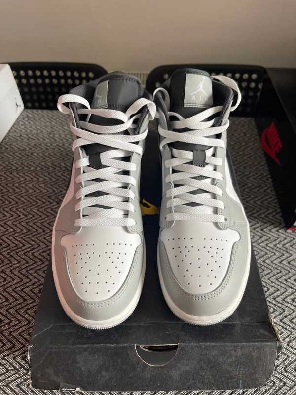 Nike Air Jordan 1 Mid Light Smoke Grey Eu 40