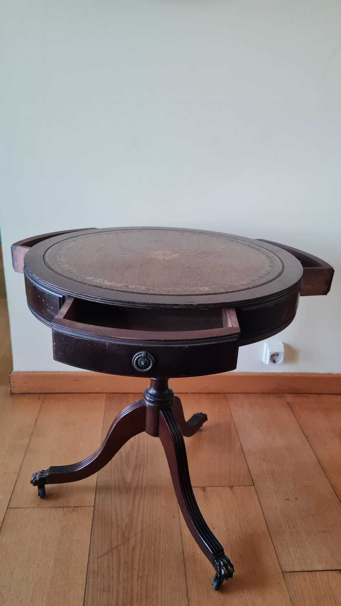 Mesa inglesa redonda revestida a couro