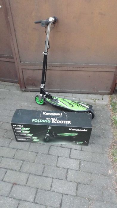 nowa hulajnoga elektryczna, rowerki