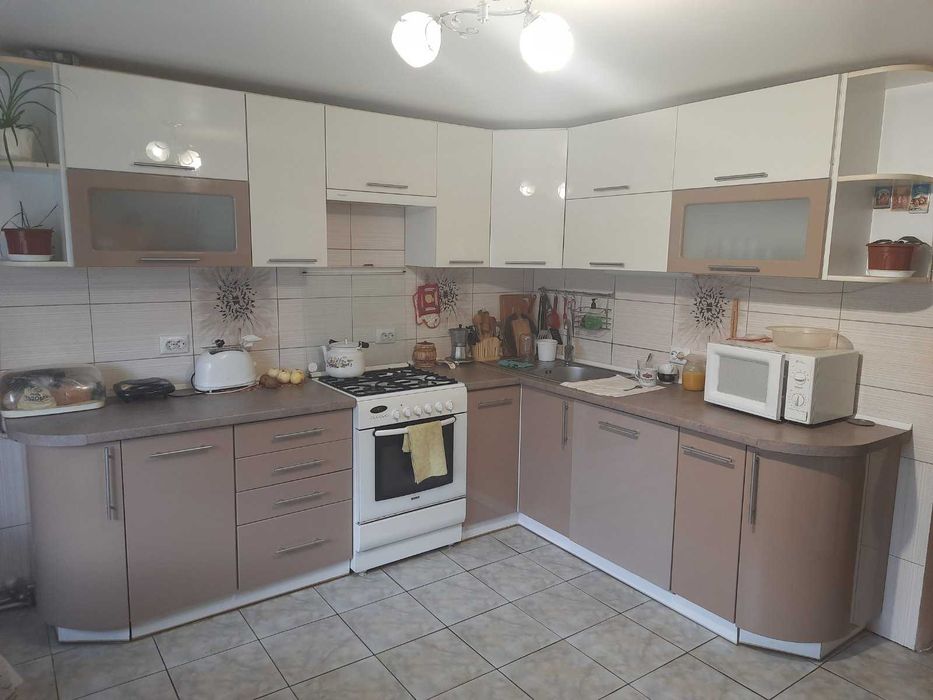 Продається будинок у Єзуполі, поруч Івано-Франківська