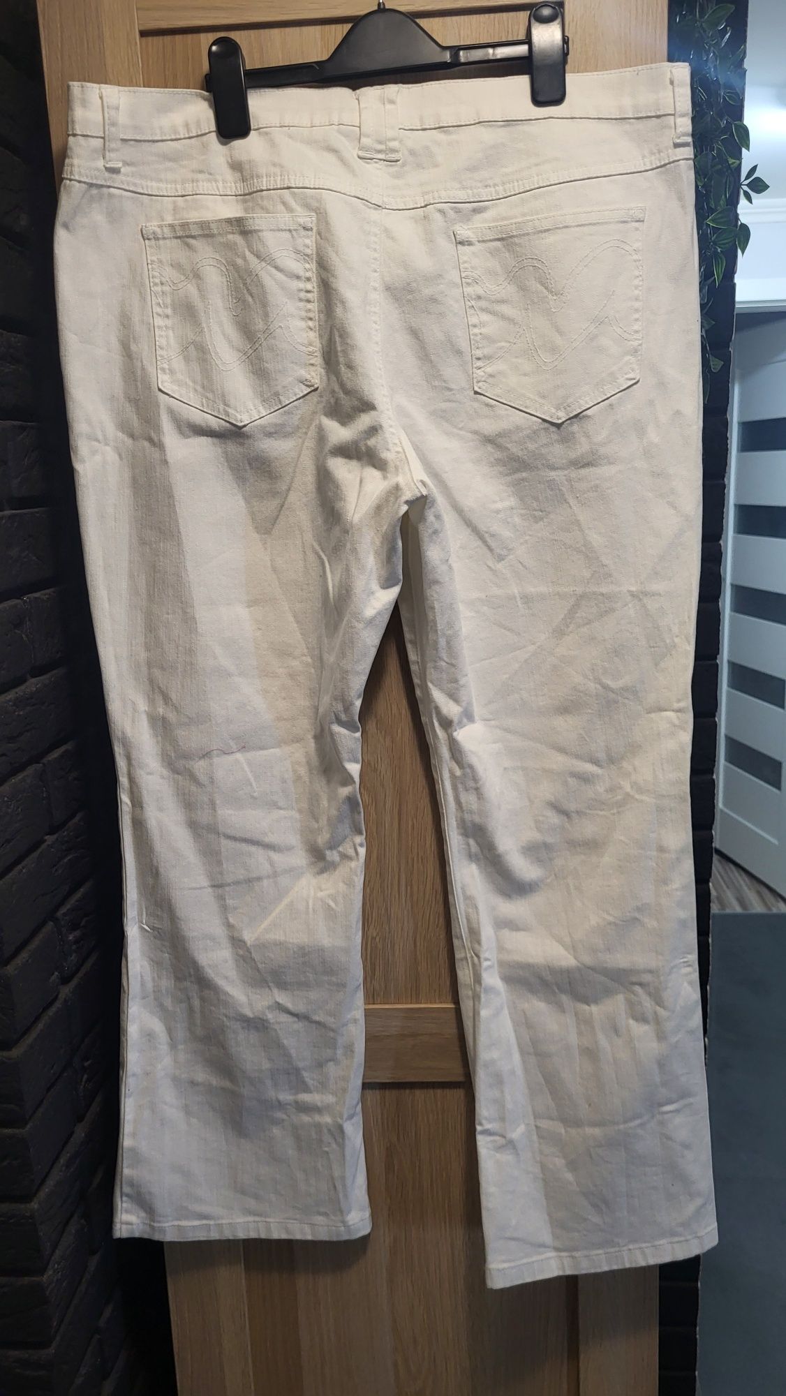Spodnie damskie  4xl 48biale uciagliwe rozszerzane