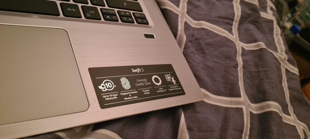 Acer Swift 3 / FHD / IPS / Igła