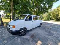 Volkswagen Transporter 9-osobowy Long 2.5TDI Wersja długa 102 Km nawiew tył