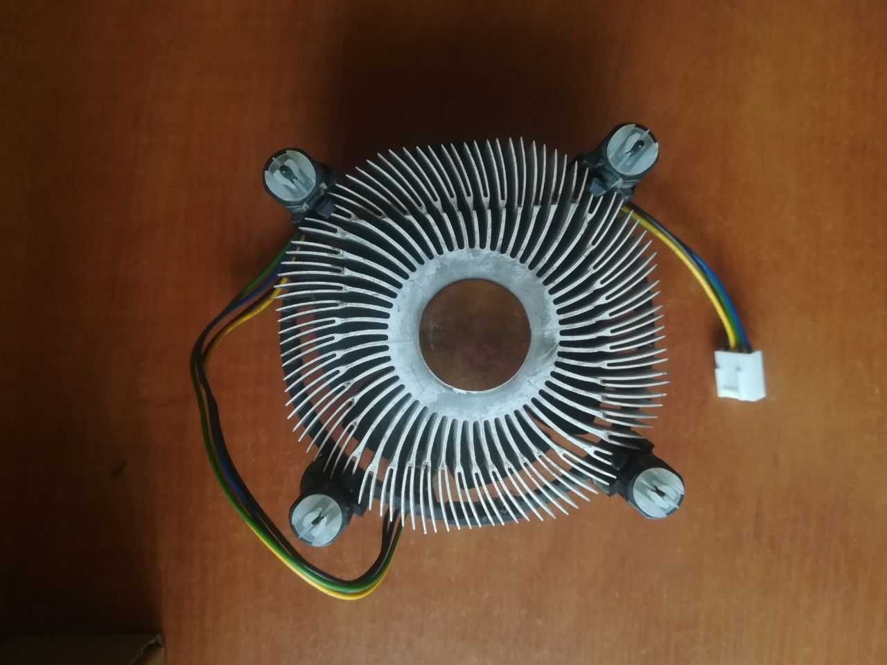 Topowy zestaw 775: Asus P5Q-E, 0 gb hyperx ddr2 1066mhz, xeon e5450