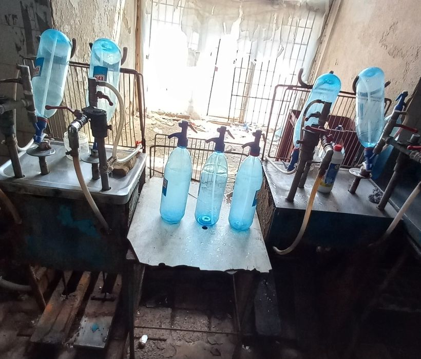 Продається обладнання по заправці сифонів.