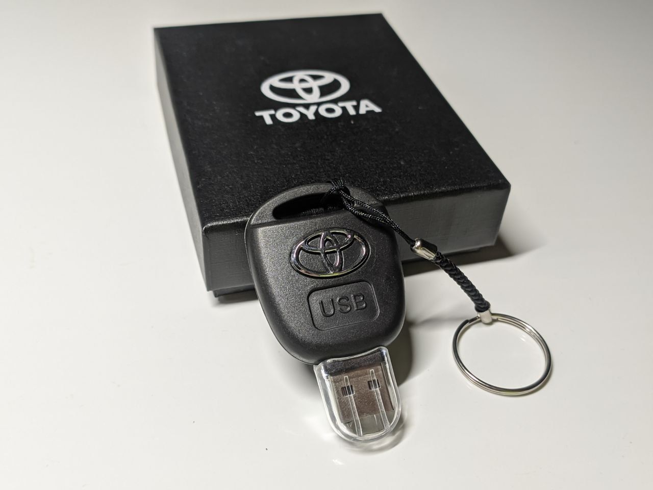 Флешка 64gb Toyota