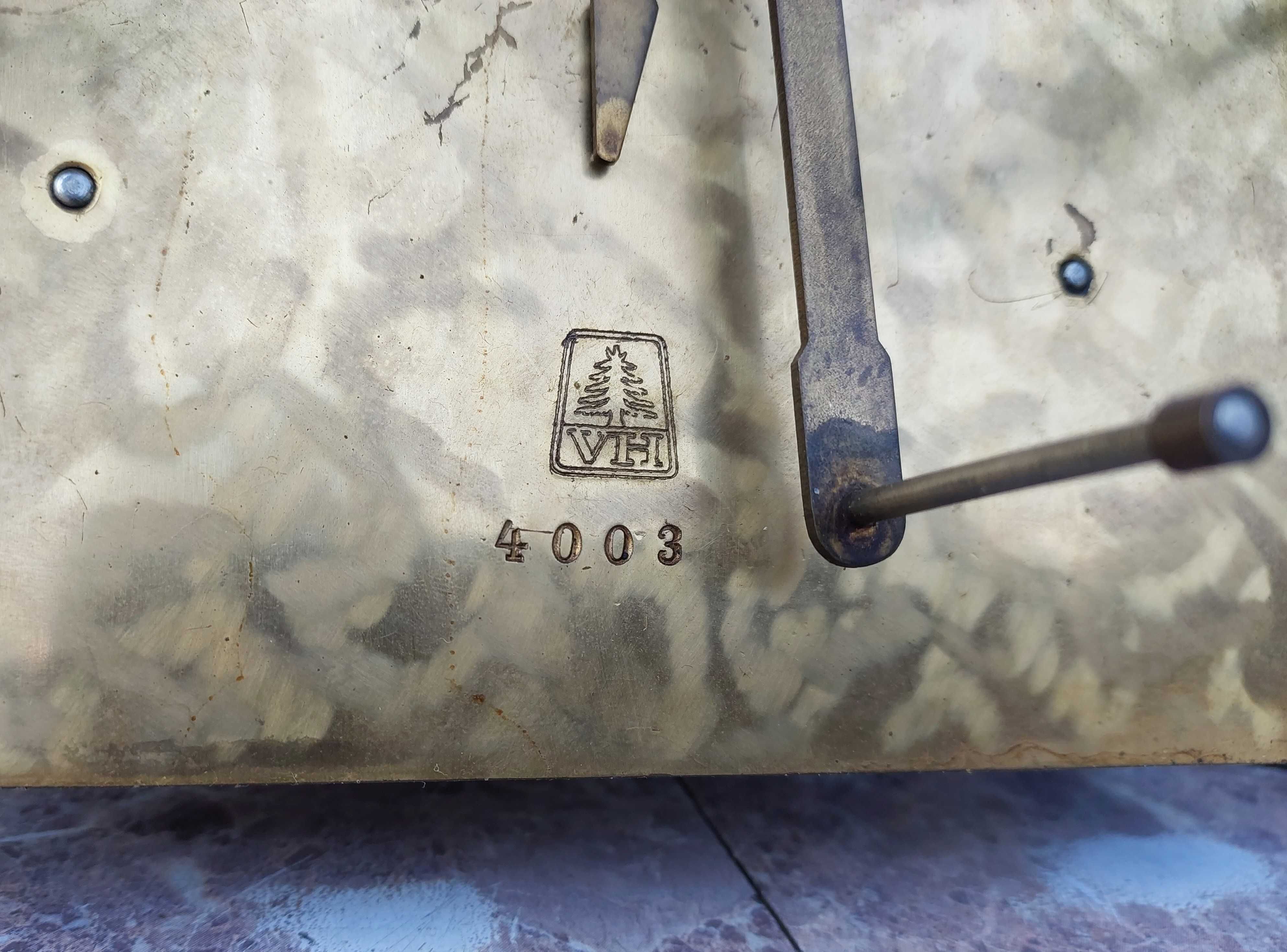 567 Mechanizm zegara podłogowego stojąceg 8 osiem młotków VH Villinger