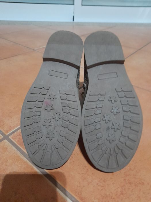 Bota de criança, tamanho 35