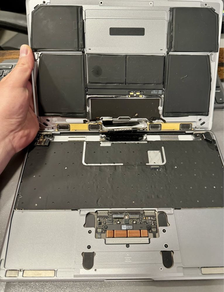 MacBook Air a1534 na czesci zbita matryca/ brak plyty