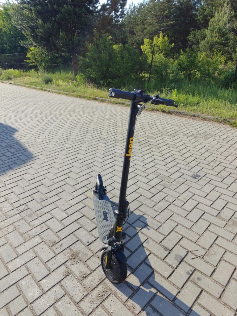 Hulajnoga elektryczna Jeep JAF SR Safe Rade 350W – stan  dobr