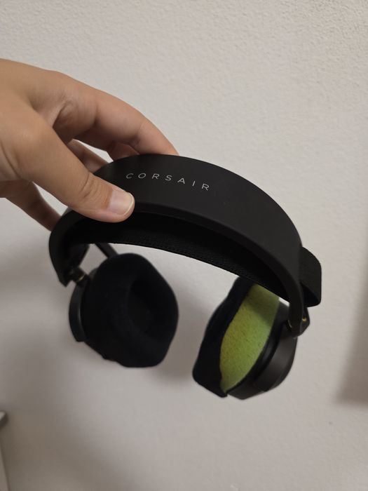 Corsair HS80 RGB Wireless