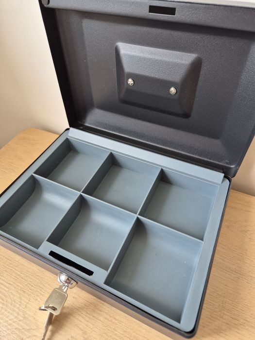 Kasetka sklepowa na pieniądze master lock