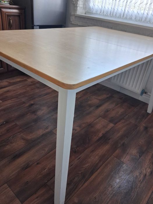 Solidny stół ikea, dwa krzesla gratis