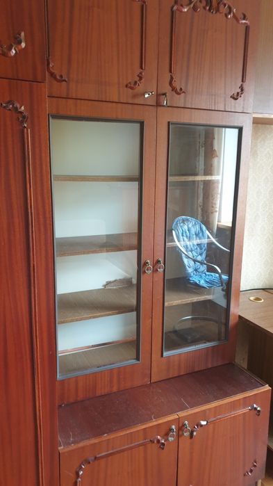 Безкоштовно до 10.11.25, шафи, серванти