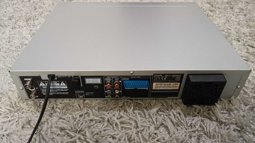 Magnetowid Nagrywarka VHS PHILIPS DVD 630VR 6głowic HI-FI STEREO pilot