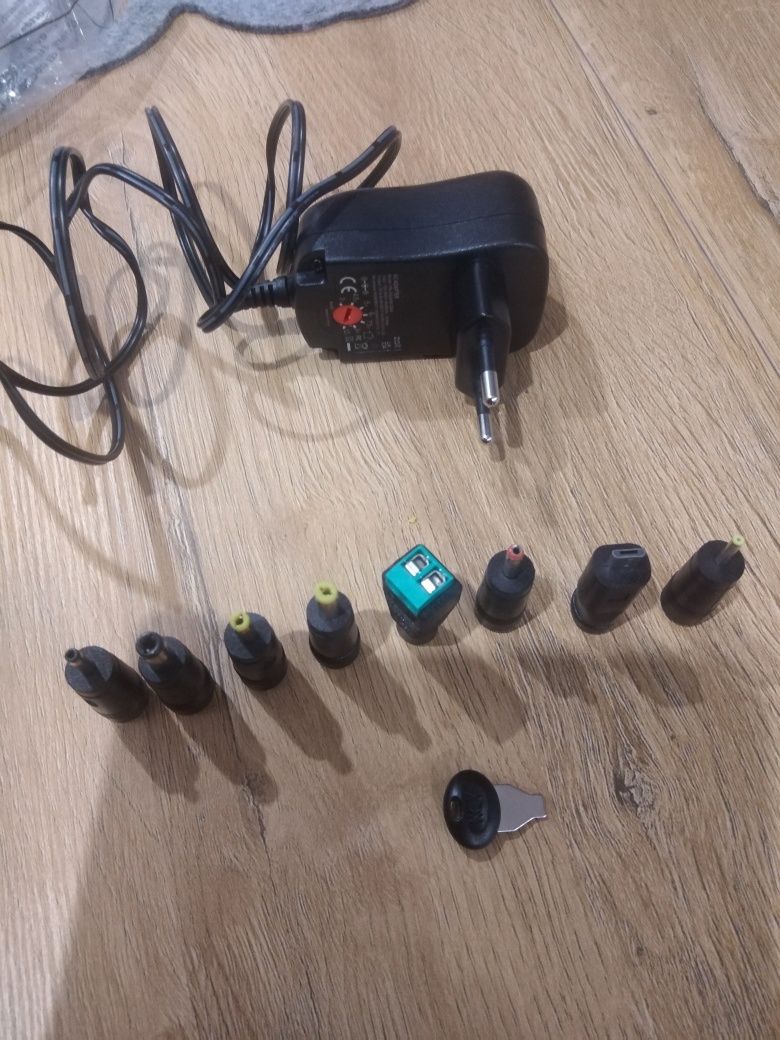 Zasilacz adapter.